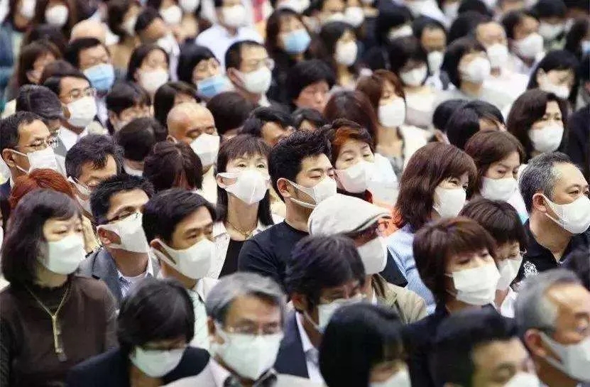 口罩也帶有閥門?專家:就診患者不應(yīng)佩戴有呼吸閥口罩- 口罩也帶有閥門?專家:就診患者不應(yīng)佩戴有呼吸閥口罩-